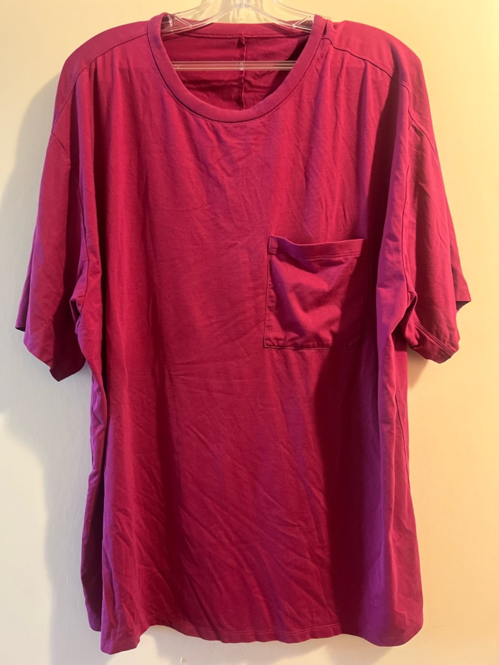 Relaxed Short-Sleeve Pocket Tee in Berry Pink